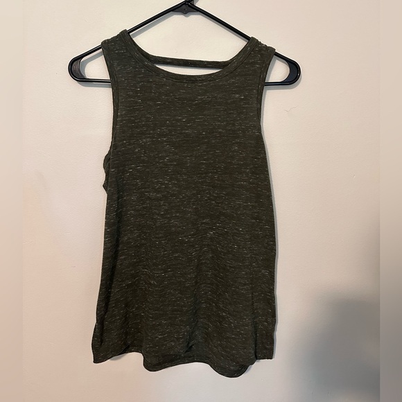 Victoria's Secret Size S Sport Workout Top - Picture 1 of 4